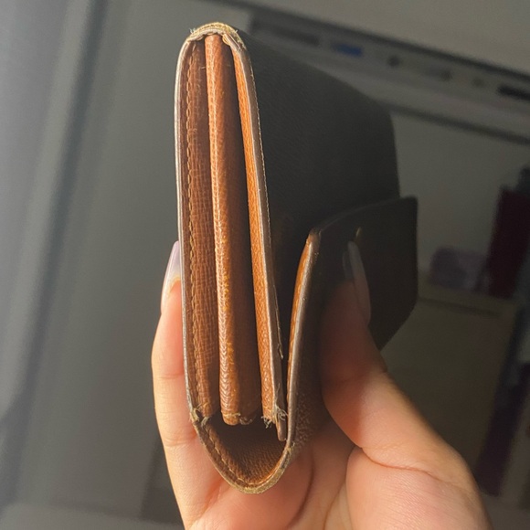 *SOLD 💘*****LV Monogram Sarah Wallet 💳 - Picture 5 of 11